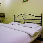 Hotel Girdhar Mahal