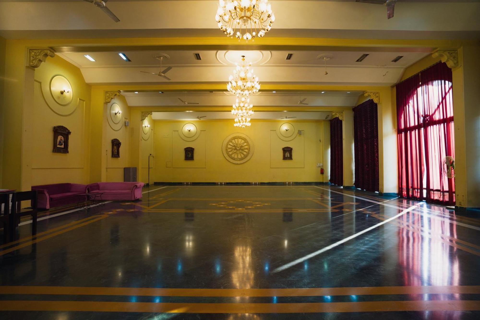 Guest house Girdhar Mahal