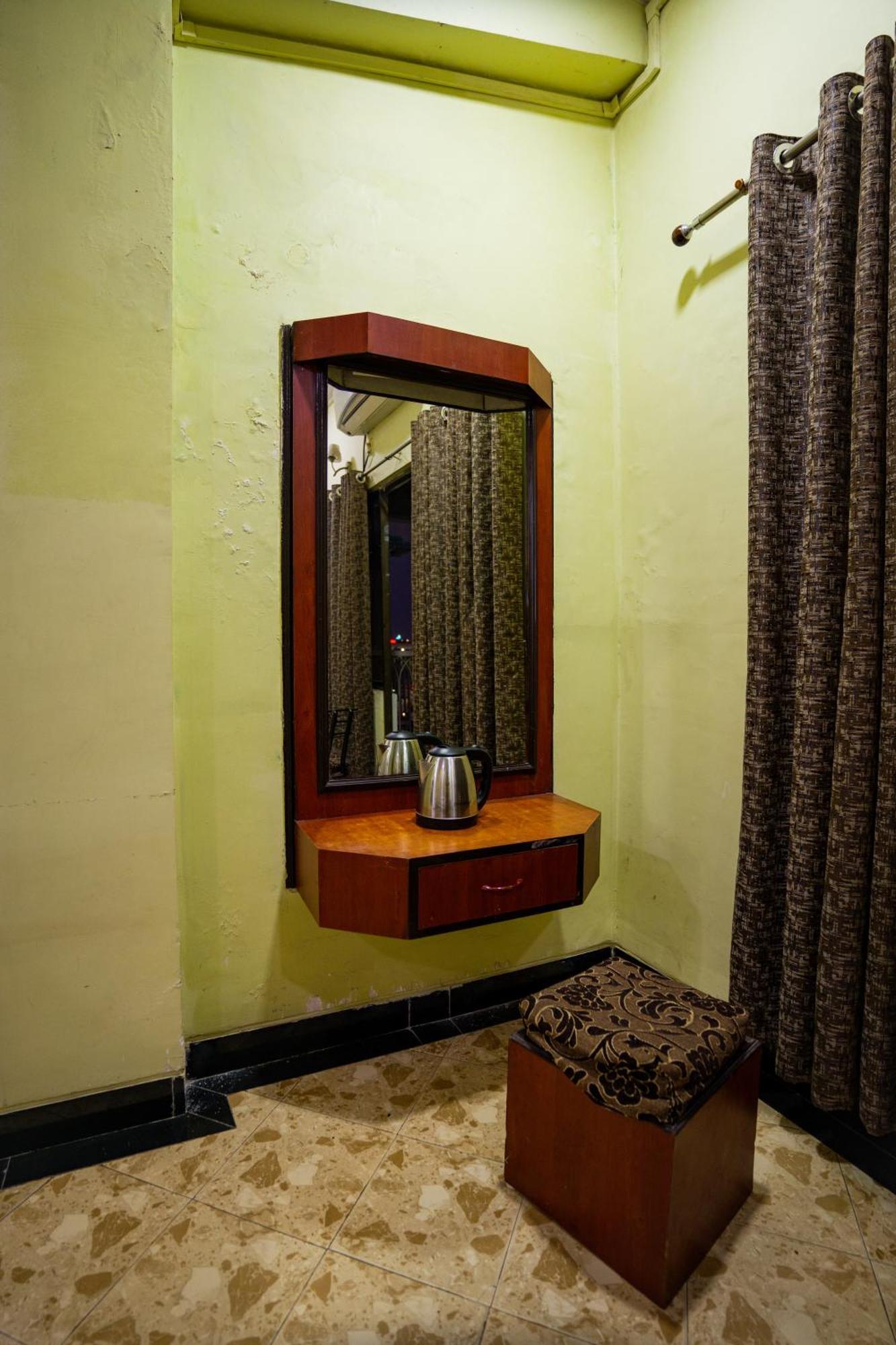 Girdhar Mahal Guest house Indore
