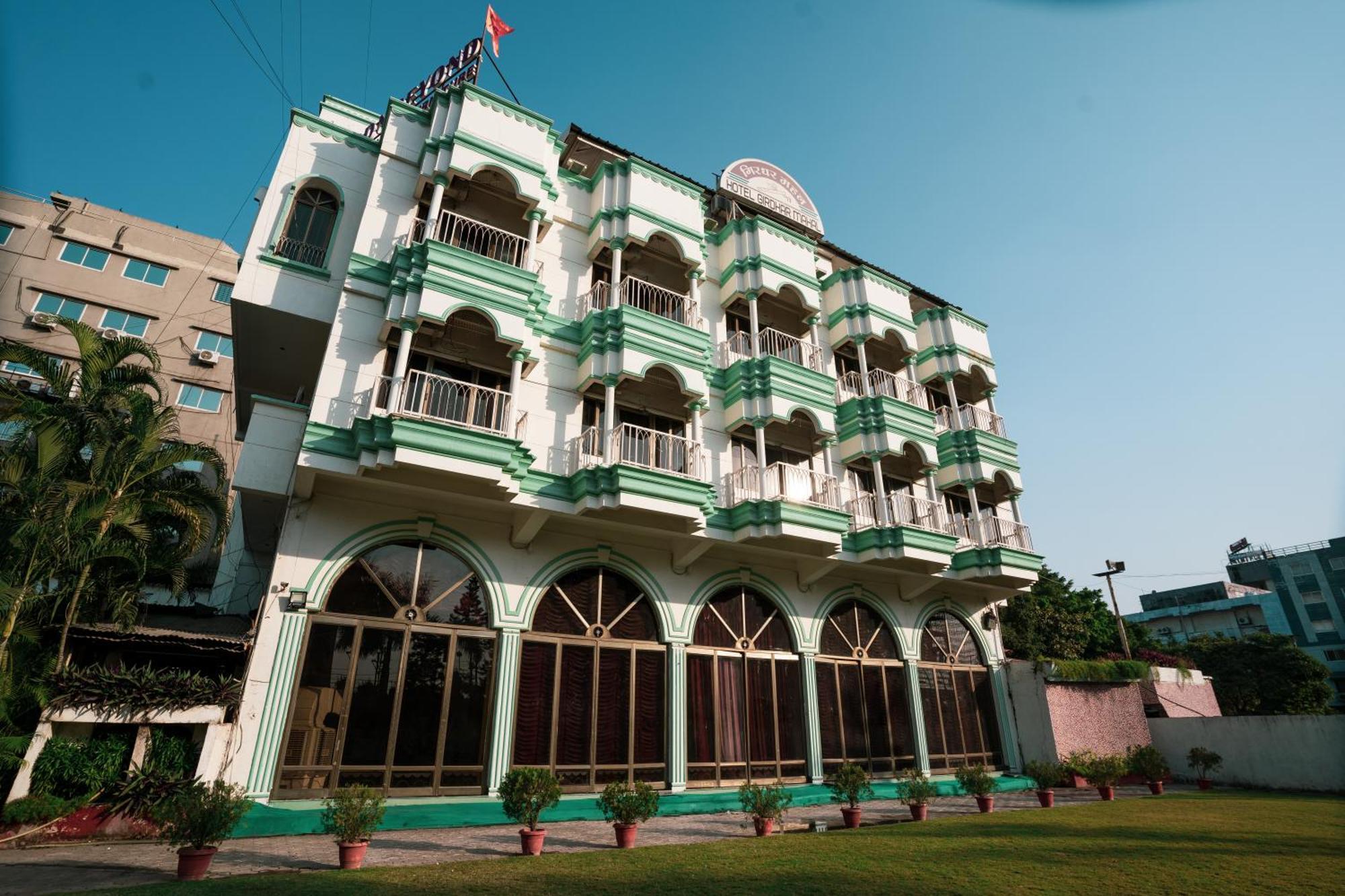 Guest house Girdhar Mahal *